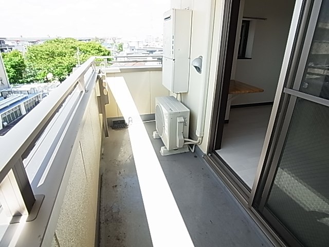 リヴェールタワー綾瀬 ベランダ