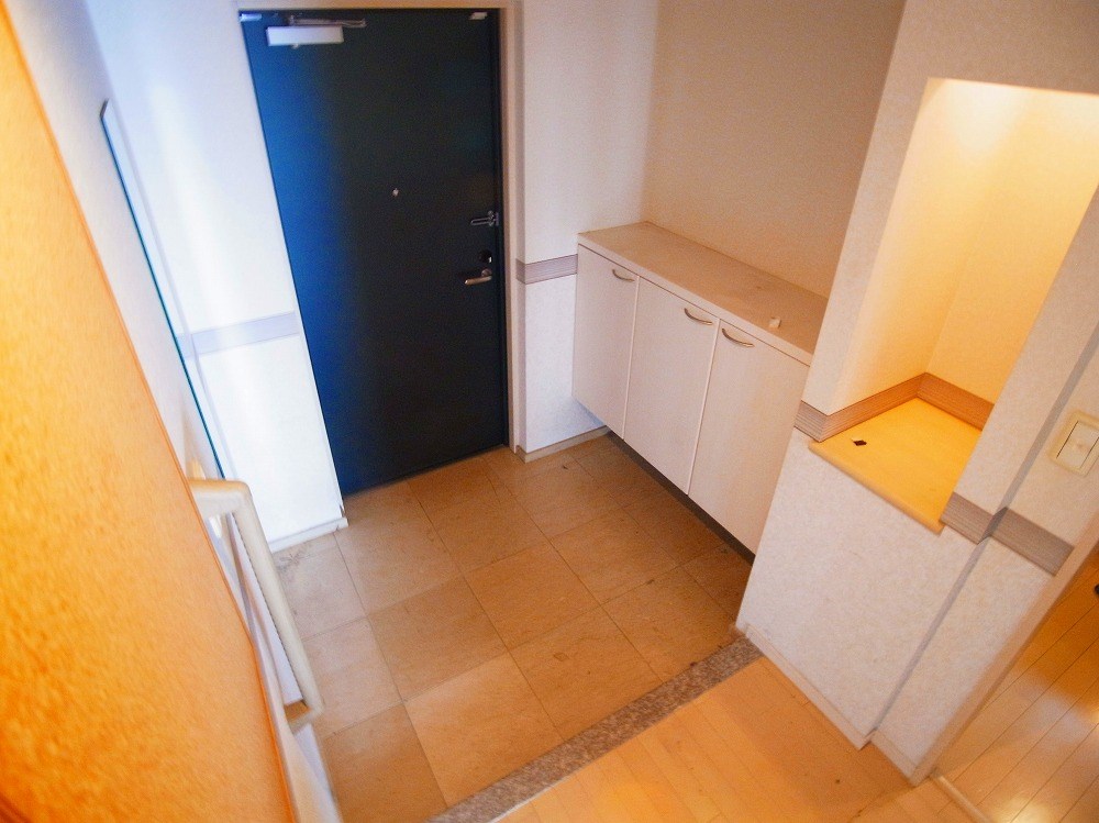 ロイヤルパークス西新井 玄関