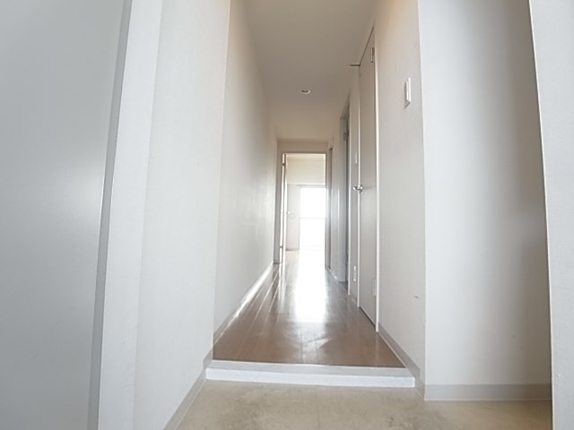 メゾンドソレイユ 玄関