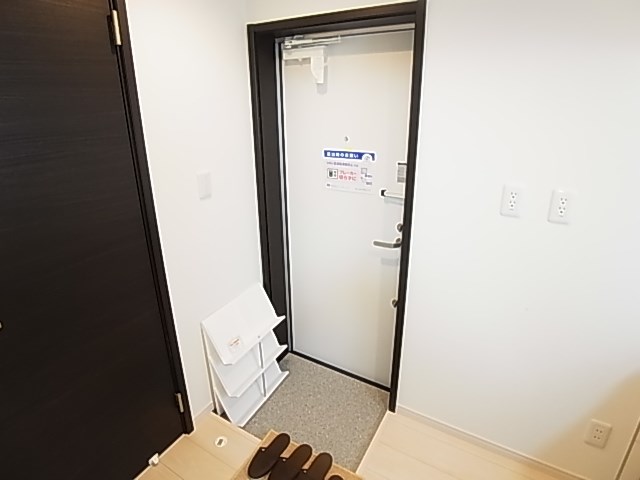 グランシャレー梅島3 玄関