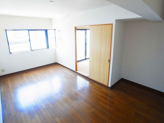 モアグレース竹ノ塚 リビング