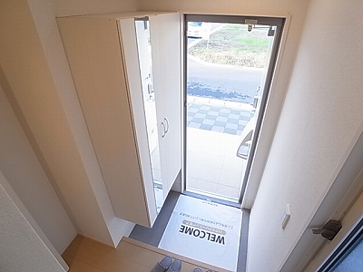 D-court西初石　Ⅲ 玄関