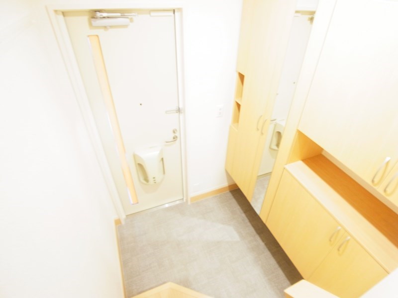 ランセ今谷E 玄関