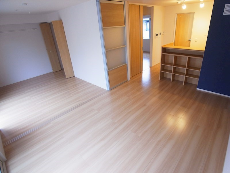 ランセ今谷E リビング