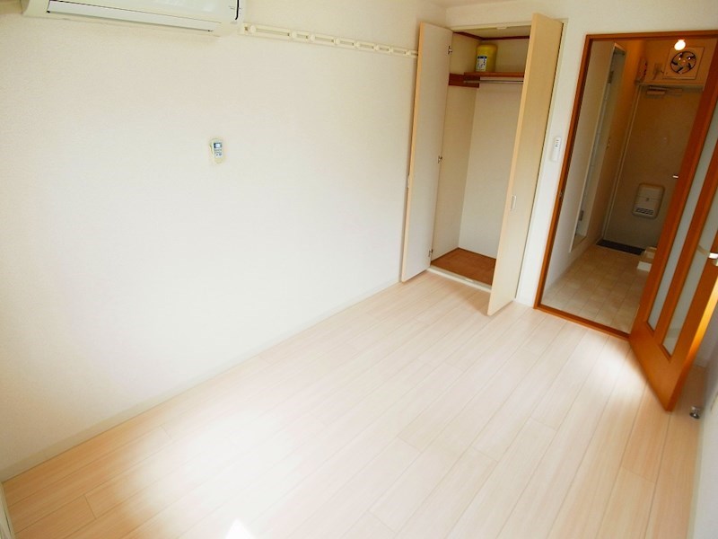 ベルウィング北綾瀬B リビング