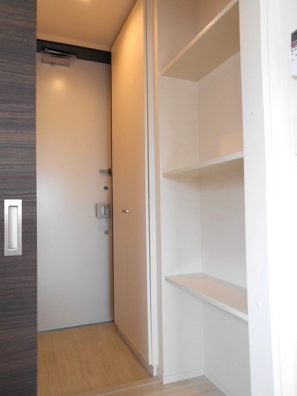 オルテンシア 玄関