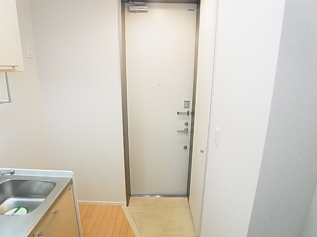 メゾン・ド・ソレイユ千住北 玄関