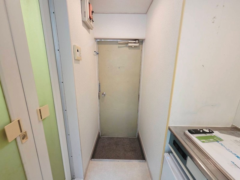 クレール北綾瀬 玄関