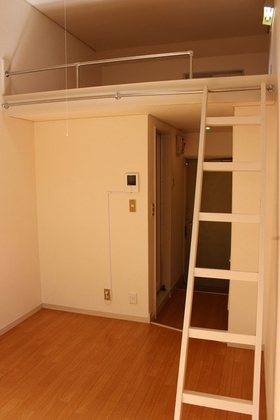 クレール北綾瀬 リビング