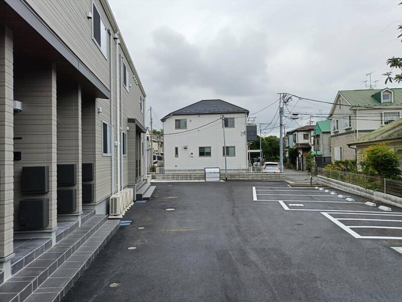リーブルファイン足立神明 駐車場