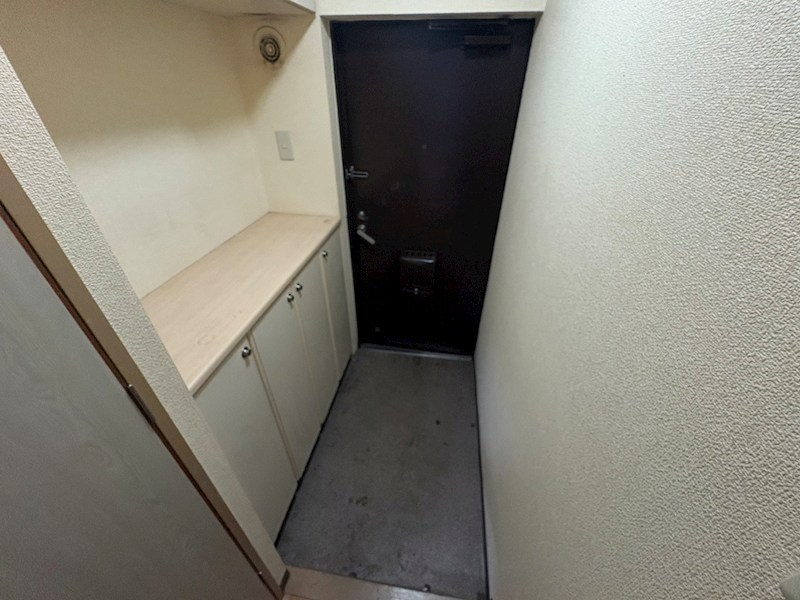 山口ビル 玄関