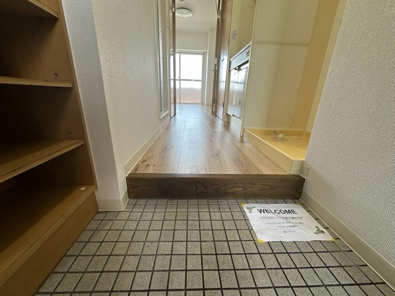フローレンスビレッジⅢ 玄関