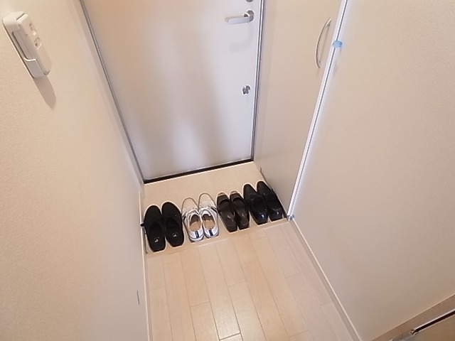 リブリ・旭町 玄関
