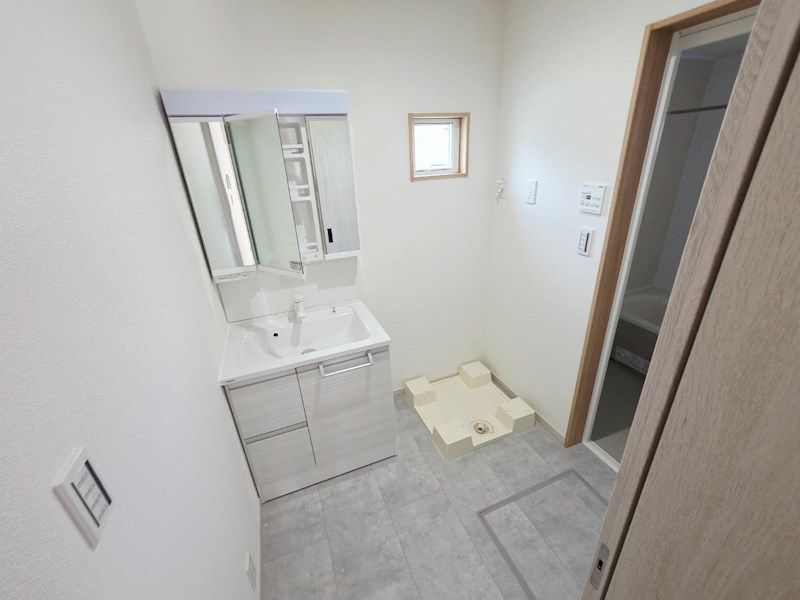 足立区中央本町二丁目戸建て その他2