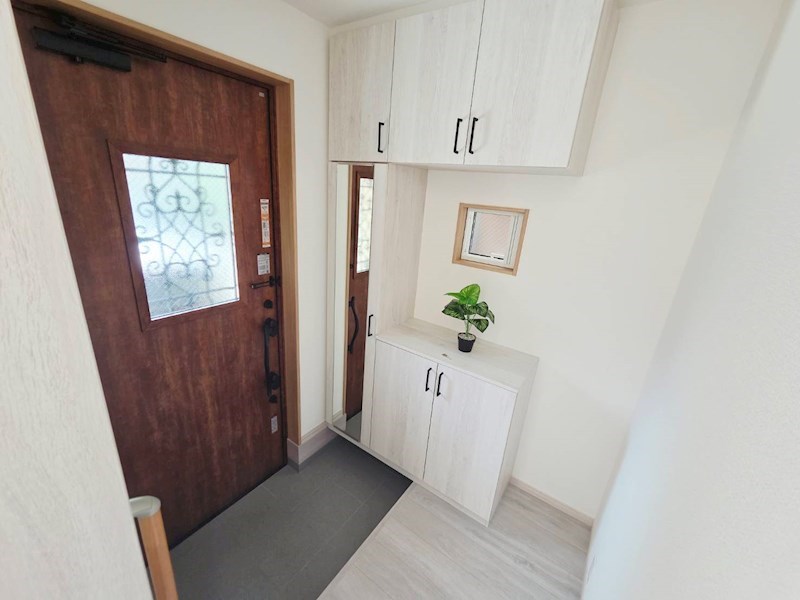足立区中央本町二丁目戸建て 玄関