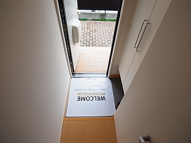 ルミエール（舎人） 玄関