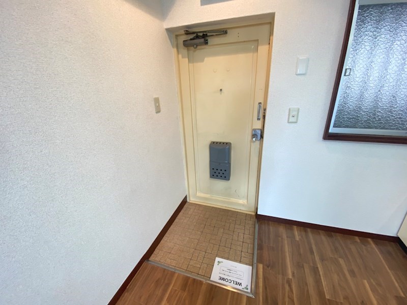 横山マンション 玄関