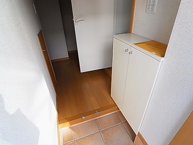 グランシャレー島根1 玄関