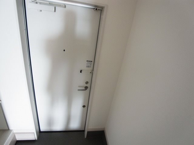 ラフェリシア上本郷 玄関