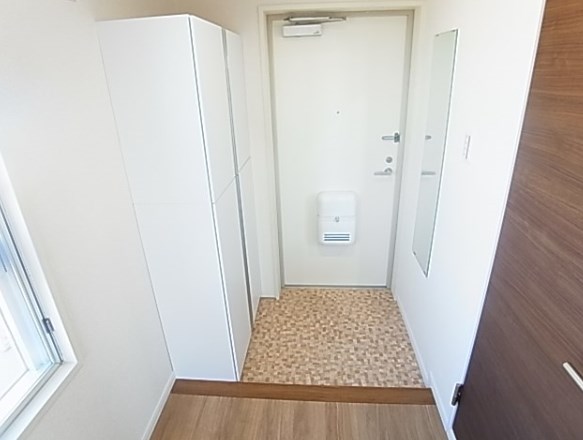 第二スカイハイツ足立 玄関