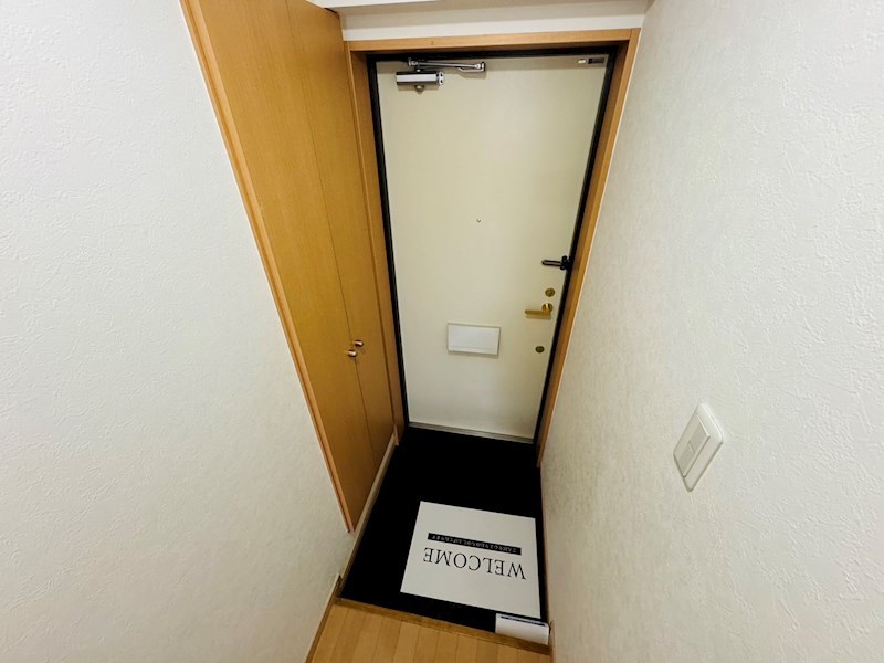 グロワール・エーリ壱番館 玄関