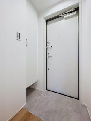 プラフィド 玄関