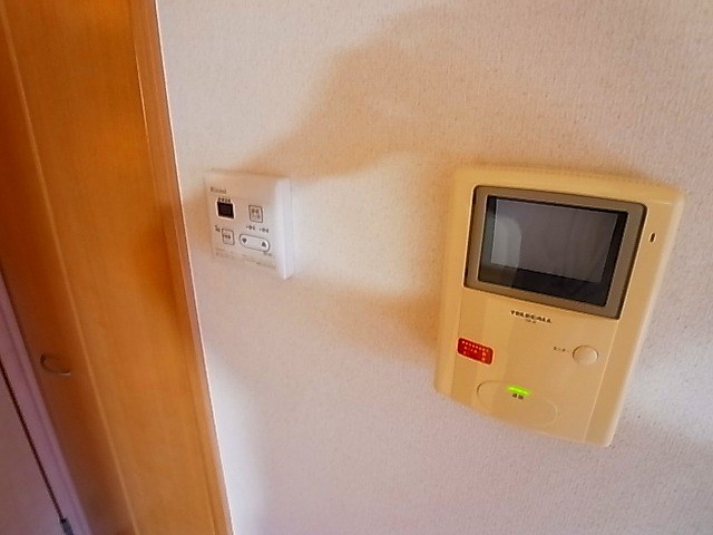 コリーヌ・ドゥ その他4