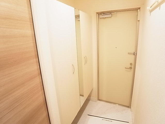 ファミユA 玄関