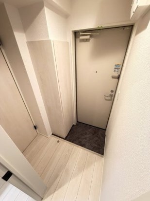 carezza足立入谷 玄関