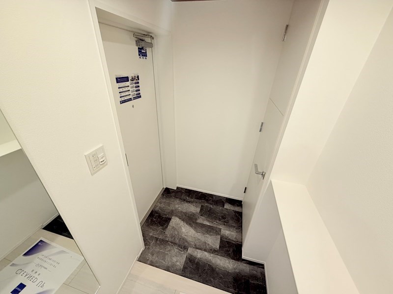 レジディア町屋 玄関