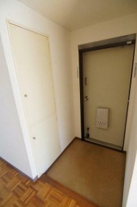 アゼリアガーデン 玄関
