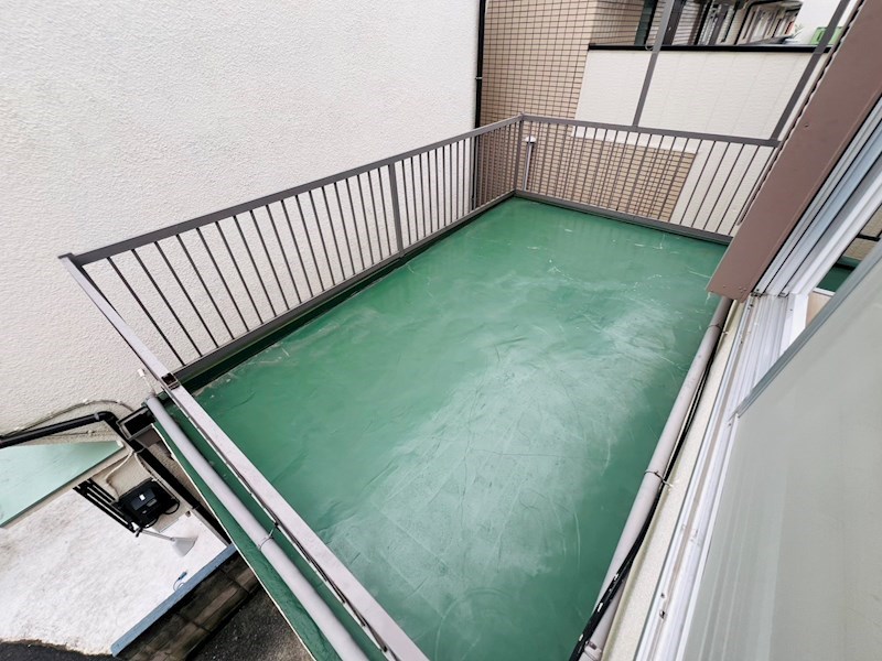 東伊興三丁目貸家 ベランダ