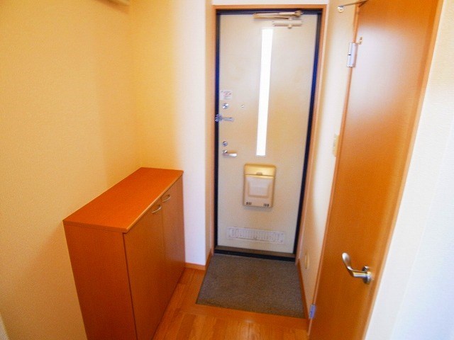 ジュネス西新井２ 玄関