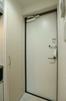 LEGRAND 玄関
