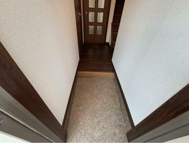 テニメント逆井 玄関