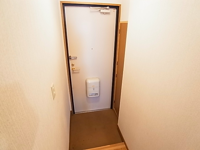 サイワハイツ 玄関