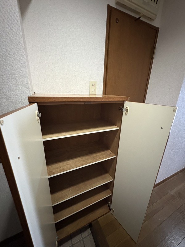 ブランドールユアサ 玄関