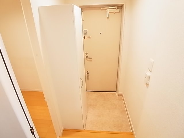 リブリ・満開 玄関