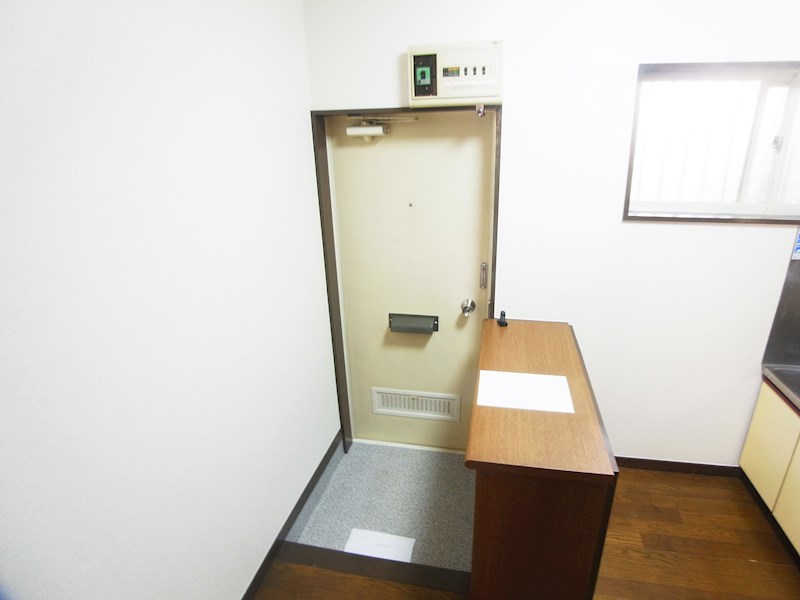 リヴ愛宕 玄関