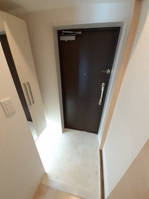 アビタ・ヴァン 玄関