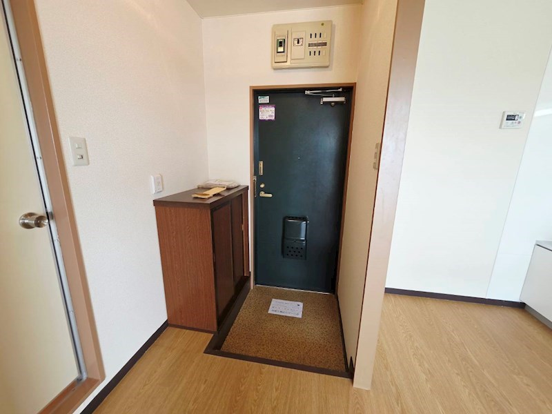 ソマール西竹の塚 玄関