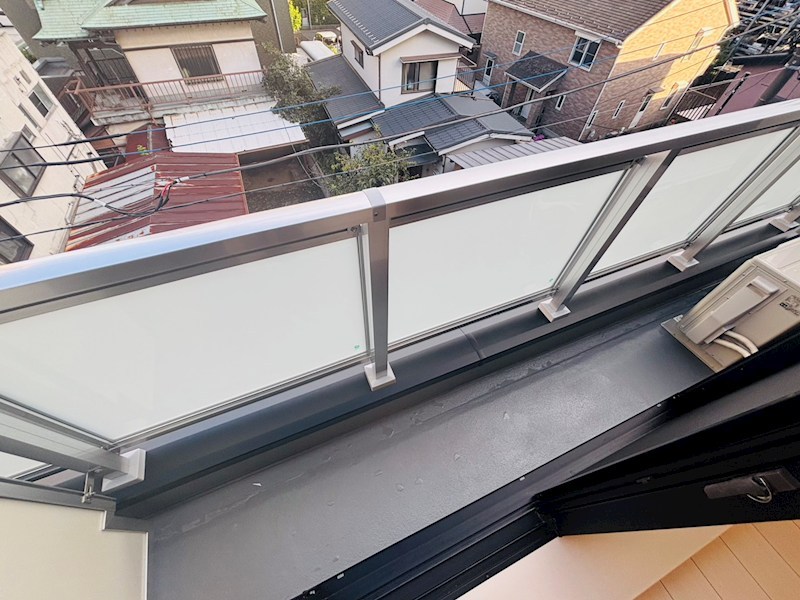 ＬＥＶＩＣＩＡ　ＢＬＤＧ．Ⅲ ベランダ