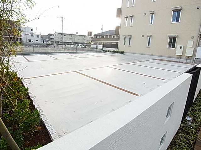 プランドールＡ 駐車場