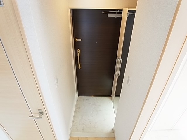 アビタ・ヴァン 玄関