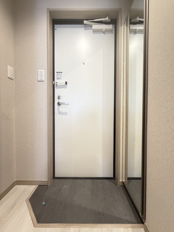 クロワッサン六町 玄関