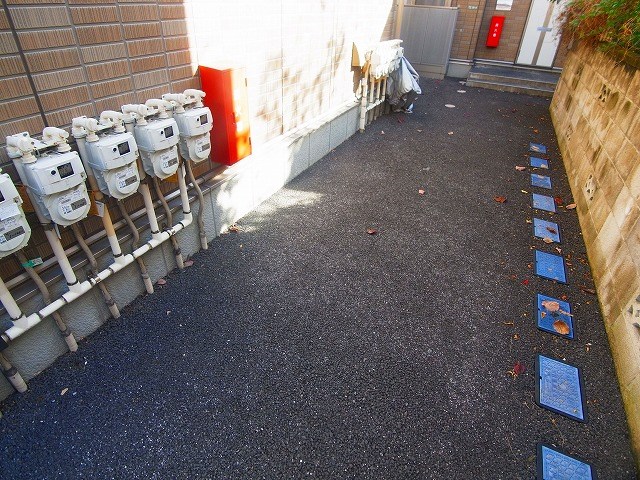 アールズコート　１棟 駐車場