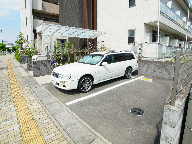 リブリ・ｋｕ　ｒａ　ｓｏ 駐車場
