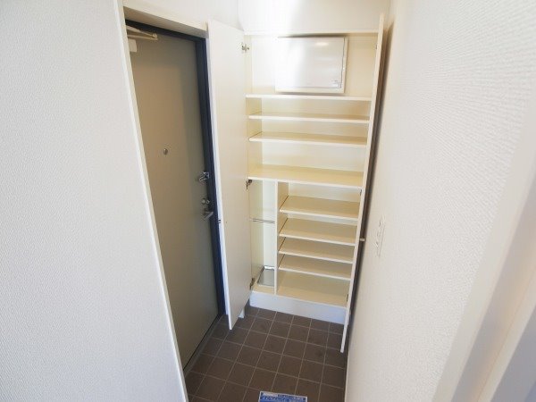アリビオ 玄関
