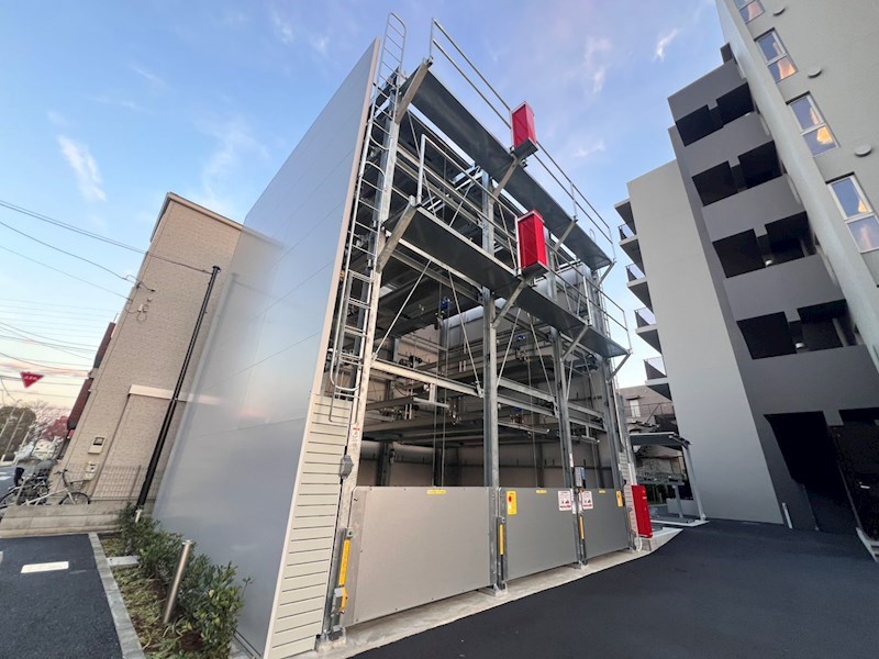 ロイジェント西新井 駐車場