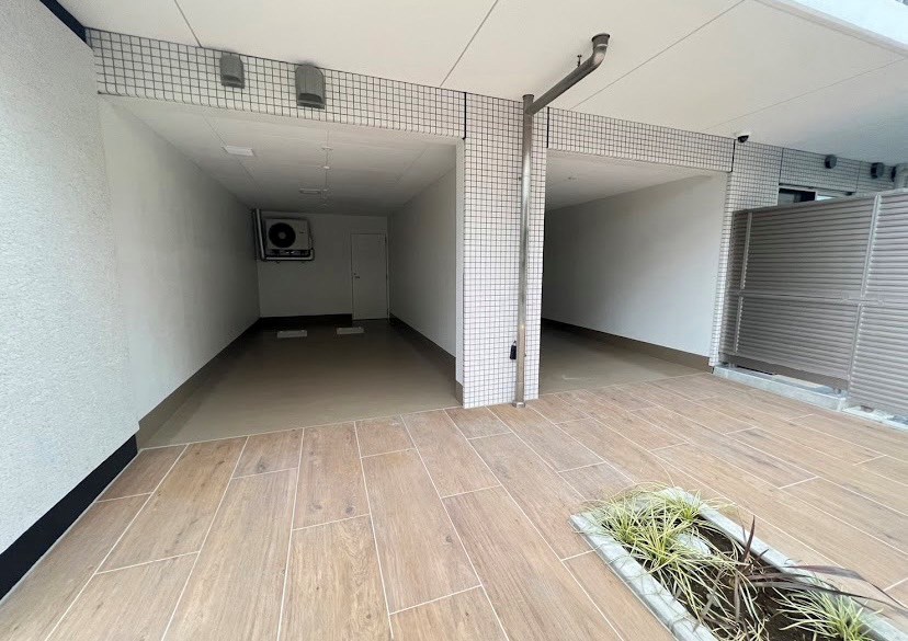 アゼストお花茶屋Ⅳ 駐車場